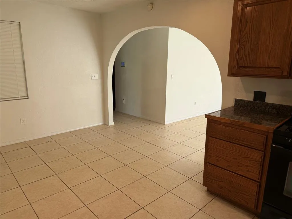 Photo 9 — 4828 Creekwood Drive, Oklahoma City, OK 73135