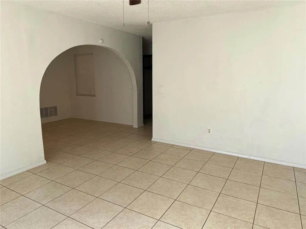 Photo 11 — 4828 Creekwood Drive, Oklahoma City, OK 73135