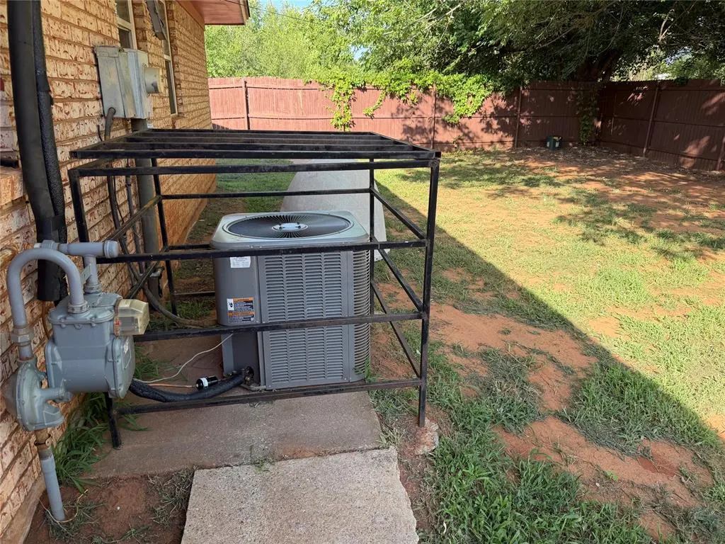 Photo 17 — 4828 Creekwood Drive, Oklahoma City, OK 73135