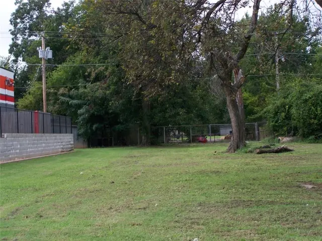 Photo 5 — 219 N Cedar, Pauls Valley, OK 73075