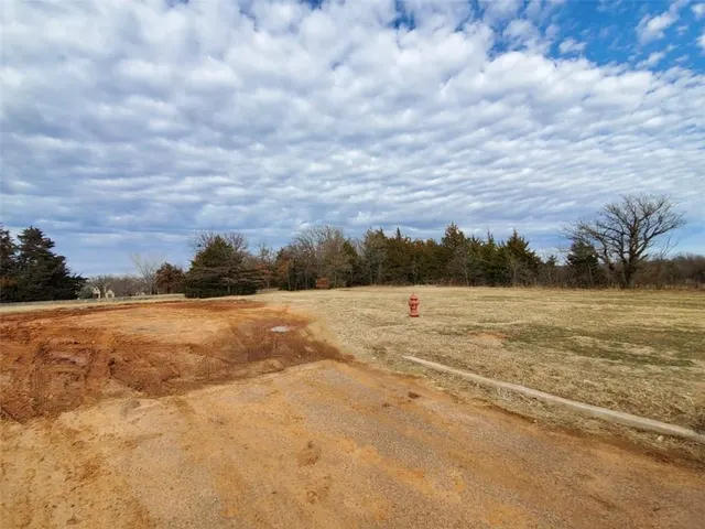 Photo 6 — 000 Private Road, Harrah, OK 73045