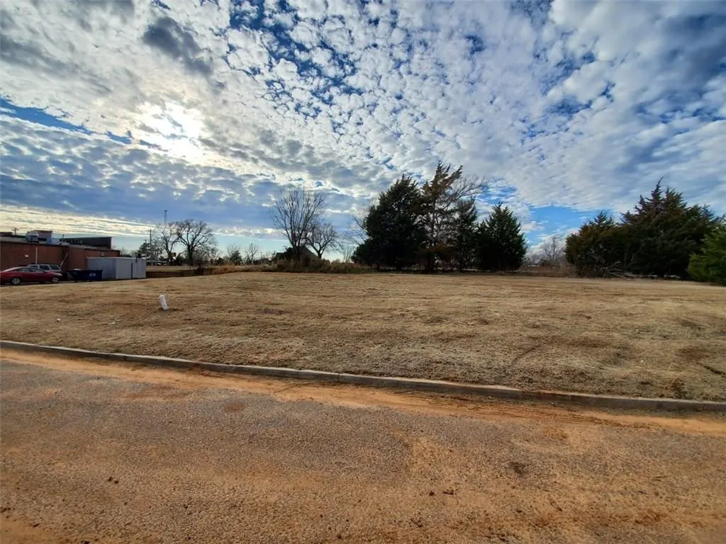 Photo 3 — 000 Private Road, Harrah, OK 73045