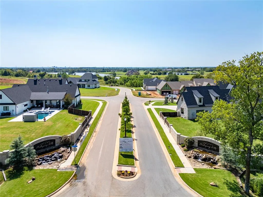 Photo 3 — 4600 Mahogany Hills Drive, Moore, OK 73160