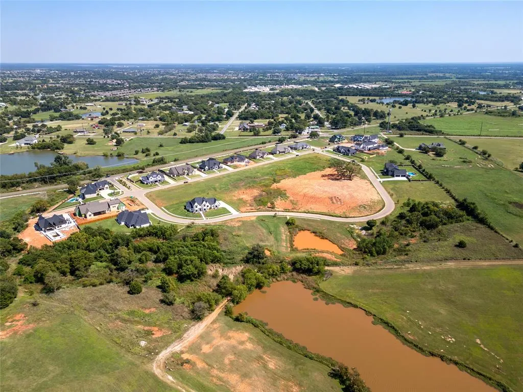 Photo 11 — 4600 Mahogany Hills Drive, Moore, OK 73160