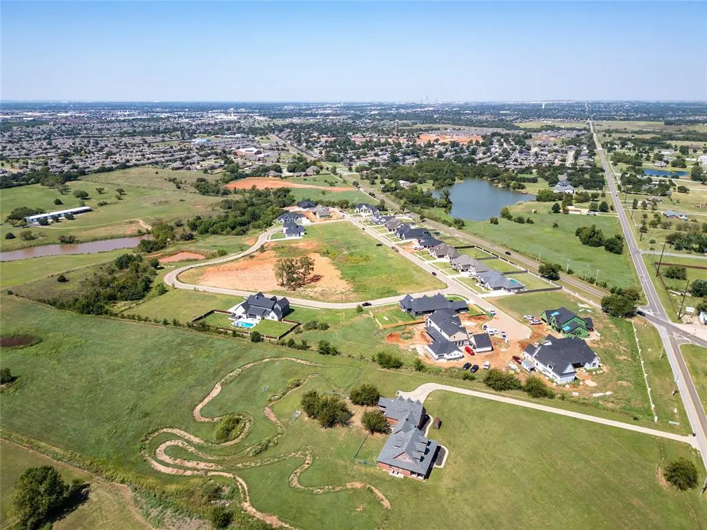 Photo 19 — 4600 Mahogany Hills Drive, Moore, OK 73160