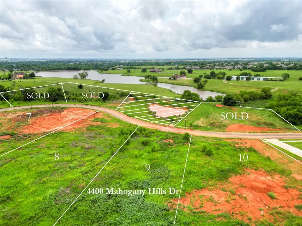 Front exterior — 4400 Mahogany Hills Drive, Moore, OK 73160