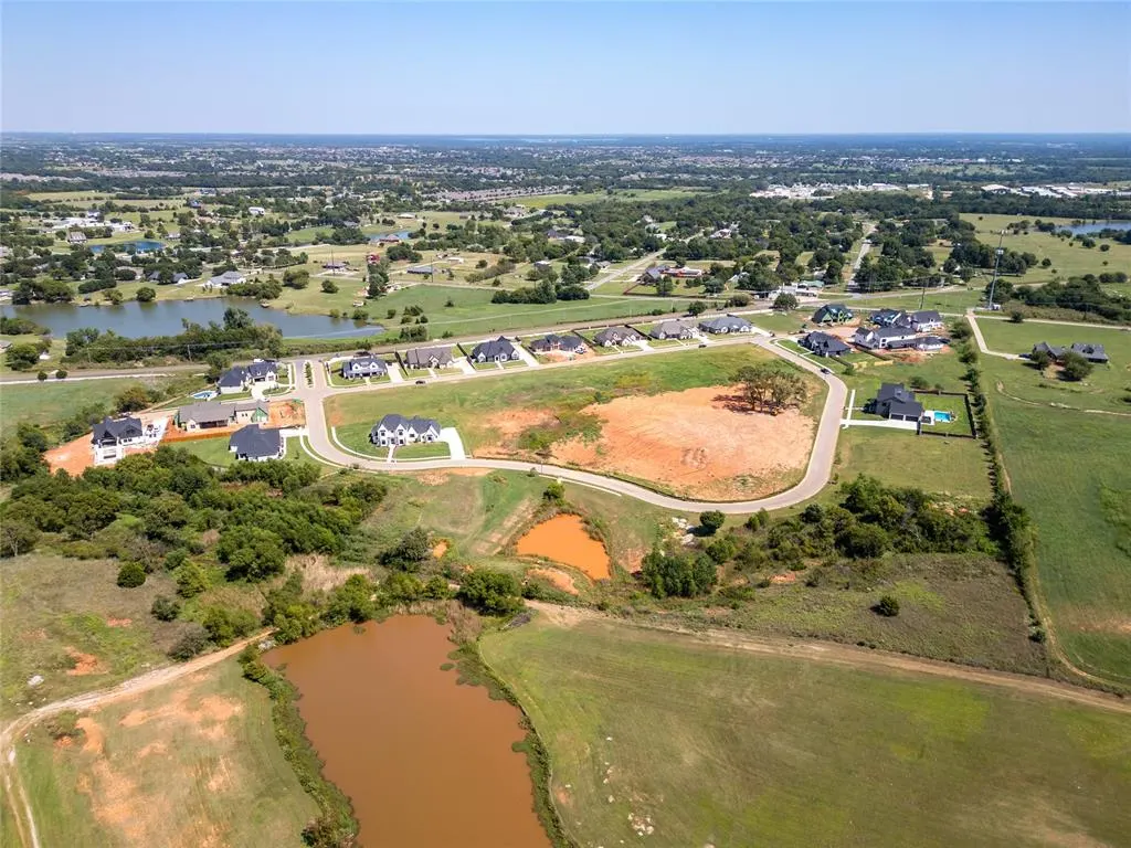 Photo 10 — 4400 Mahogany Hills Drive, Moore, OK 73160