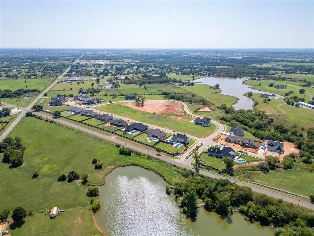 Photo 14 — 4400 Mahogany Hills Drive, Moore, OK 73160