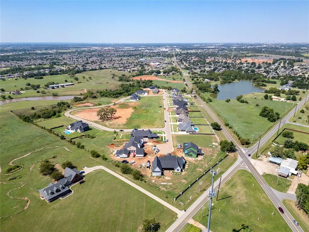 Photo 18 — 4400 Mahogany Hills Drive, Moore, OK 73160