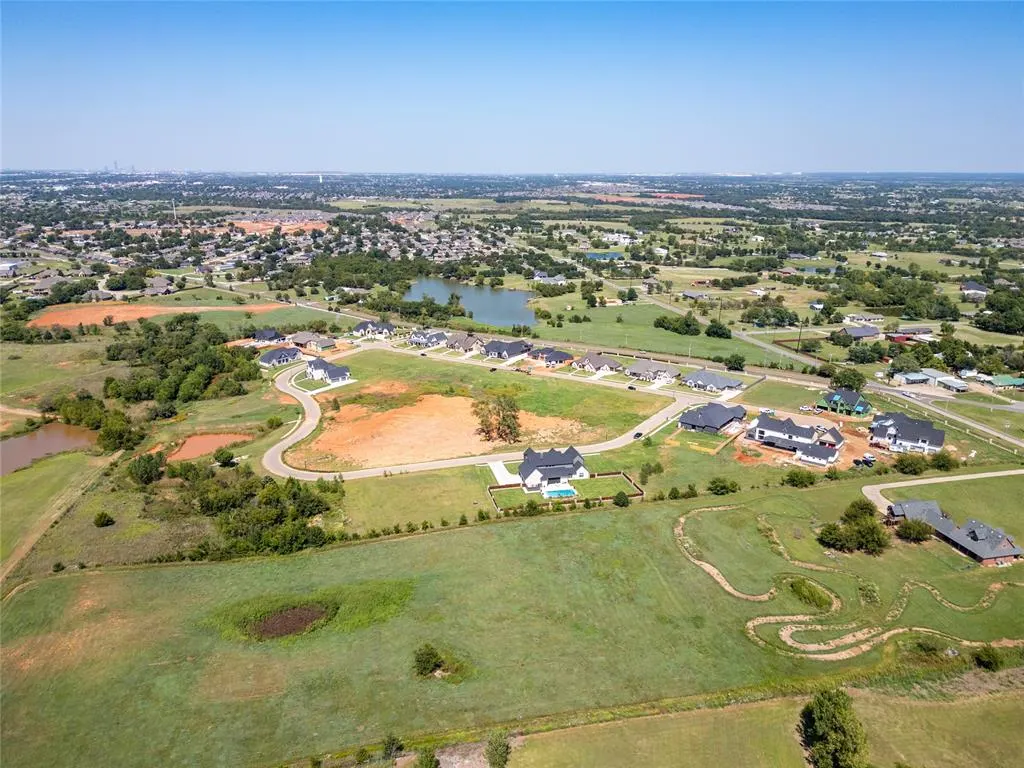 Photo 21 — 4400 Mahogany Hills Drive, Moore, OK 73160