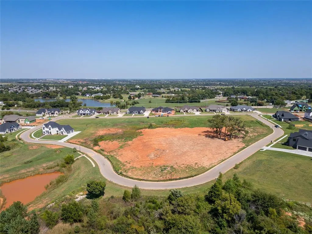 Photo 23 — 4400 Mahogany Hills Drive, Moore, OK 73160
