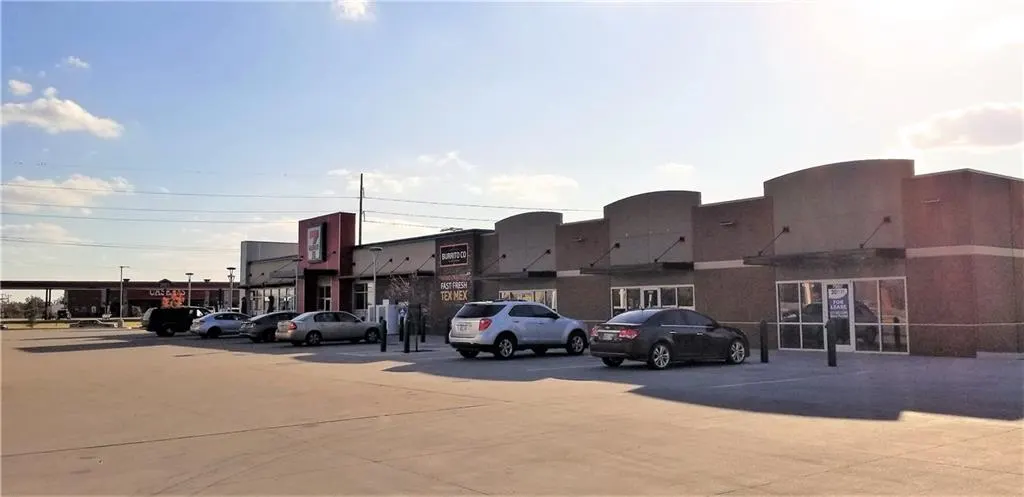 Front exterior — 7907 N Council Road, Oklahoma City, OK 73132