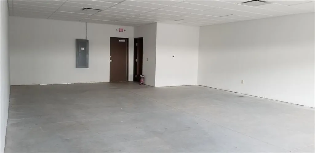 Photo 2 — 7907 N Council Road, Oklahoma City, OK 73132