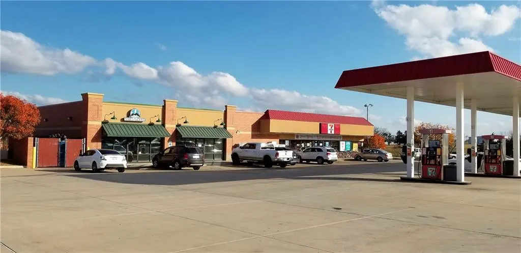 Front exterior — 1912 S Eastern Avenue, Moore, OK 73160