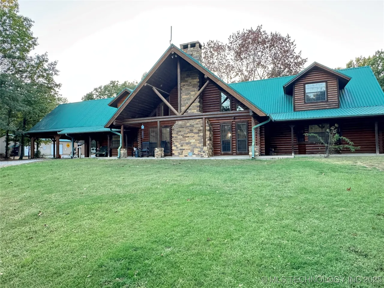 Front exterior — 10698 S Childrens Lane, Caddo, OK 74729