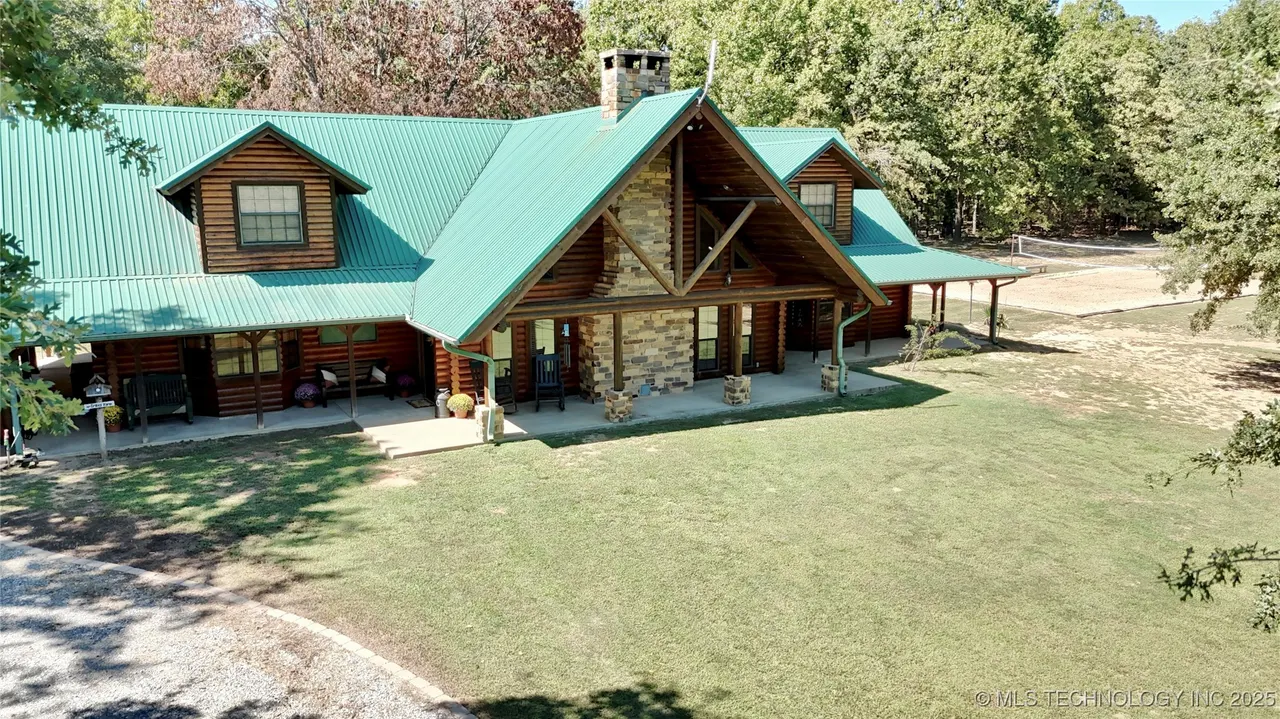 Photo 2 — 10698 S Childrens Lane, Caddo, OK 74729