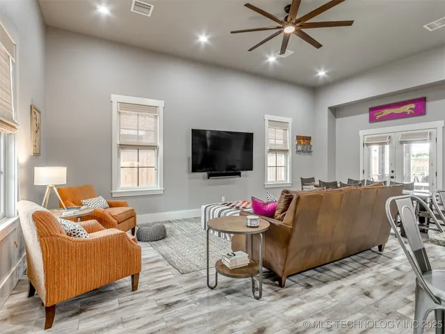 Photo 4 — 34 Park Street, Carlton Landing, OK 74432