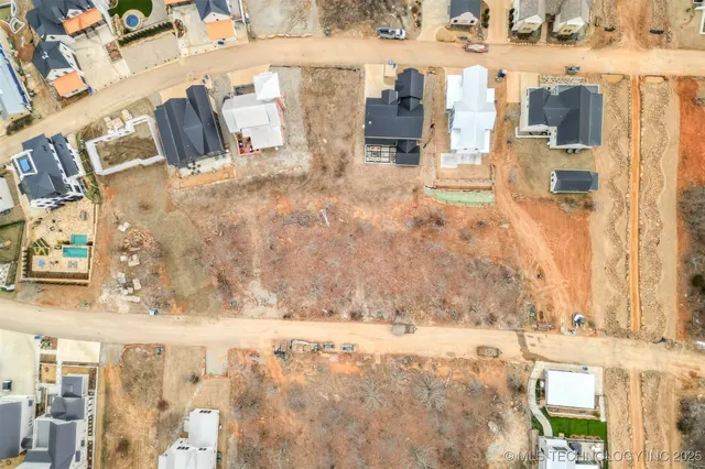 Photo 2 — 118 Sandstone Drive, Carlton Landing, OK 74432
