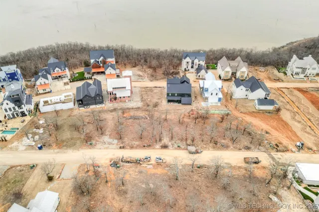 Photo 3 — 118 Sandstone Drive, Carlton Landing, OK 74432
