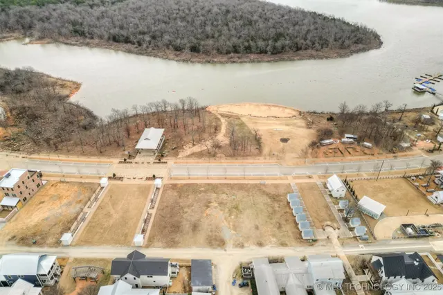 Photo 6 — 45 Water Street, Carlton Landing, OK 74432