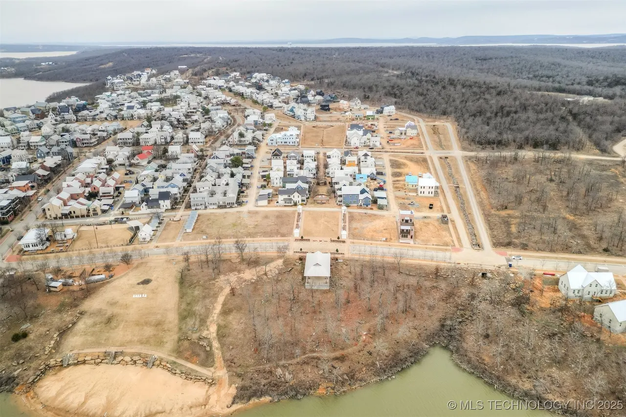 Photo 7 — 57 Water Street, Carlton Landing, OK 74432