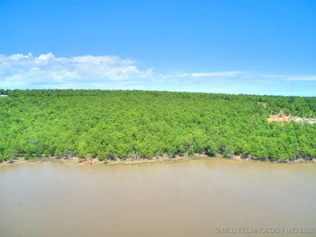 Photo 4 — 129 Lower Greenway, Carlton Landing, OK 74432