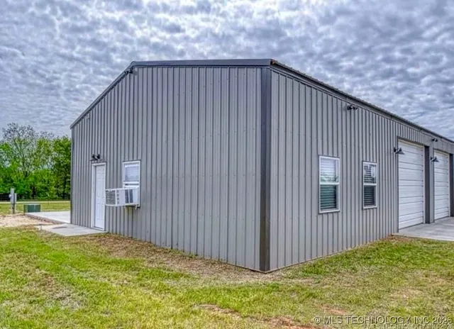 Photo 3 — 18304 Johnson Avenue, Purcell, OK 73080