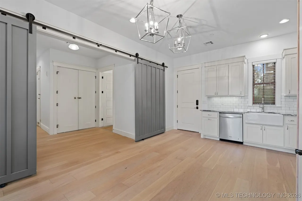Photo 4 — 29 Water Street 3, Carlton Landing, OK 74432