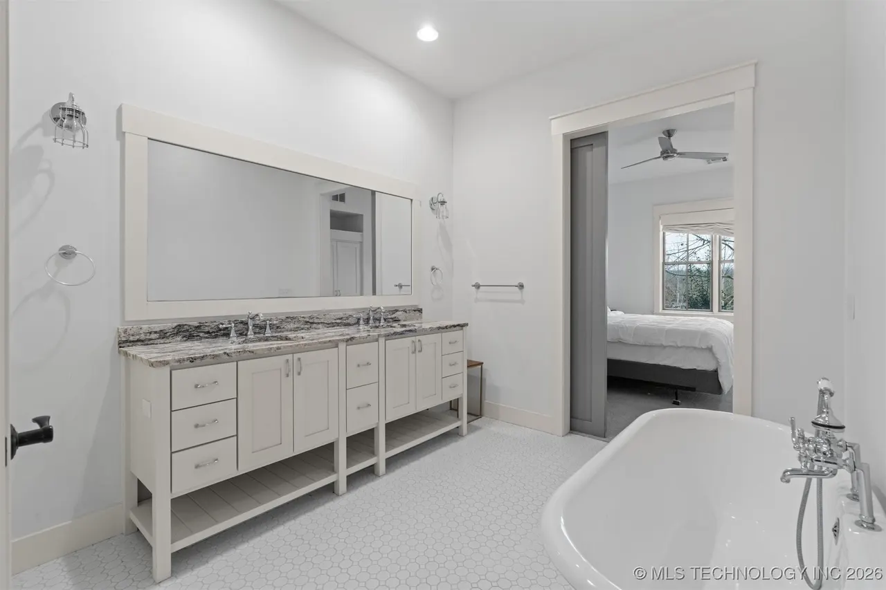 Photo 17 — 29 Water Street 3, Carlton Landing, OK 74432