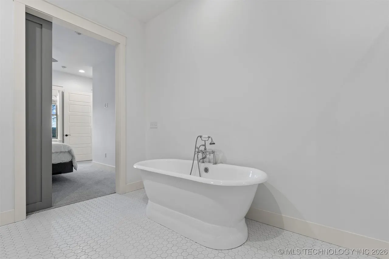 Photo 19 — 29 Water Street 3, Carlton Landing, OK 74432