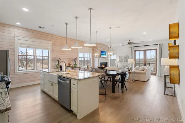 Photo 2 — 29 Water Street 6, Carlton Landing, OK 74432