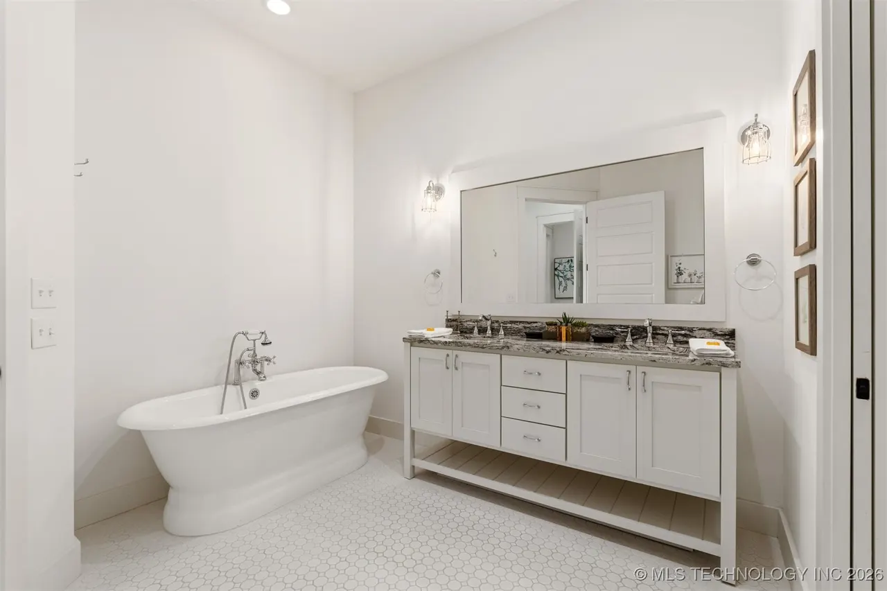 Photo 23 — 29 Water Street 6, Carlton Landing, OK 74432