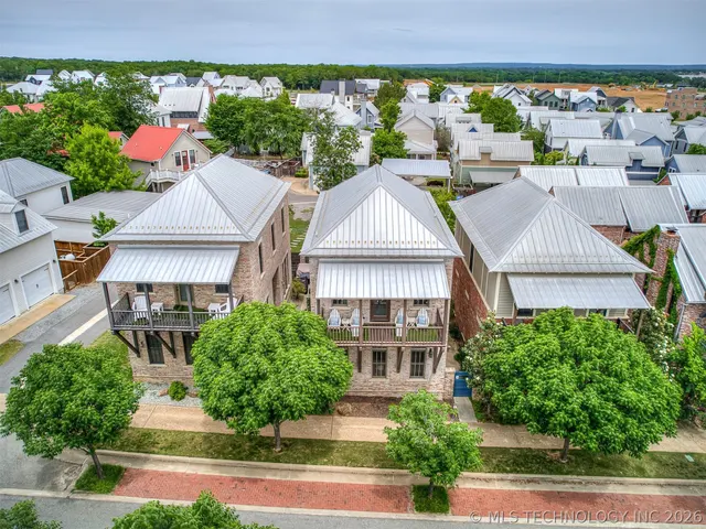 Photo 2 — 41 Park Street, Carlton Landing, OK 74432