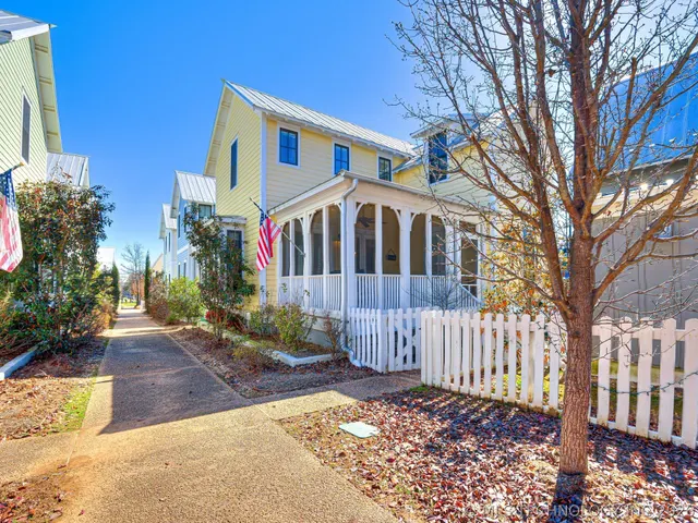 Photo 6 — 20 Redbud Street B, Carlton Landing, OK 74432