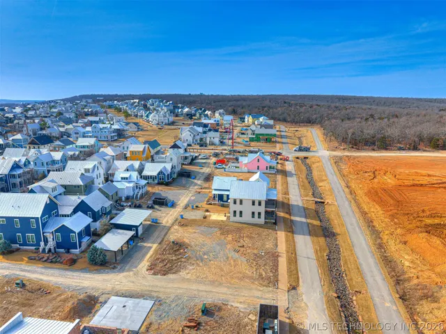 Photo 7 — 73 Water Street, Carlton Landing, OK 74432