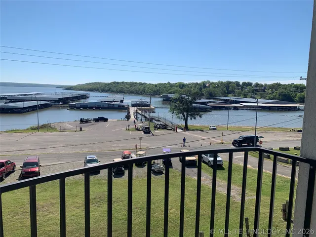 Photo 4 — 330 N Lakeshore Drive 330, Eufaula, OK 74432