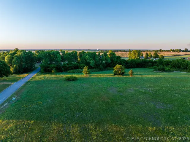 Photo 3 — 1 W County Road, Tuttle, OK 73089