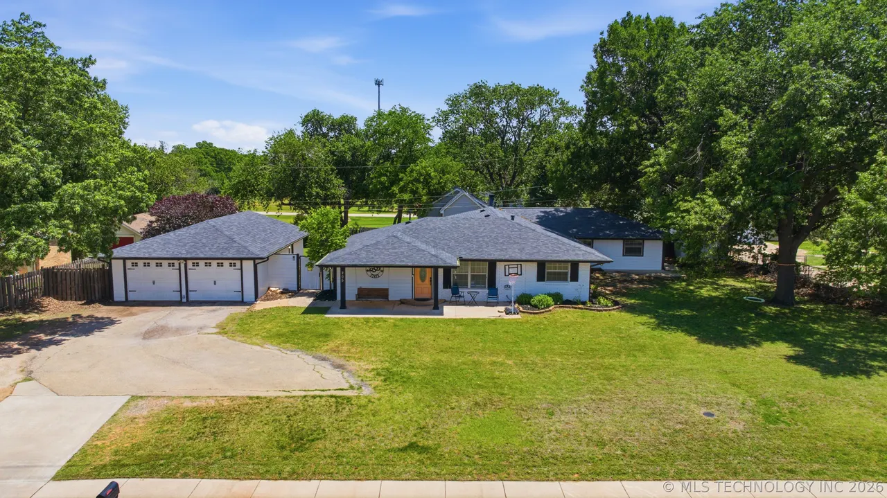 Photo 2 — 205 N Jardot Road, Stillwater, OK 74075