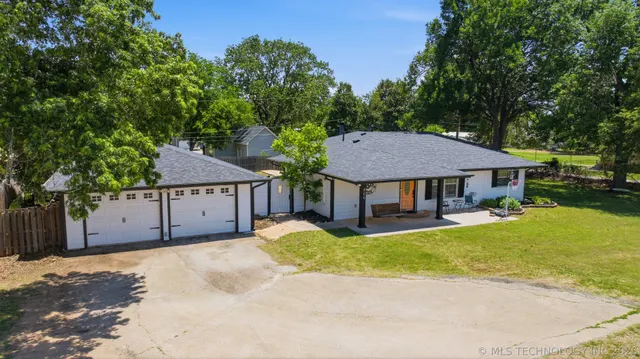 Photo 3 — 205 N Jardot Road, Stillwater, OK 74075