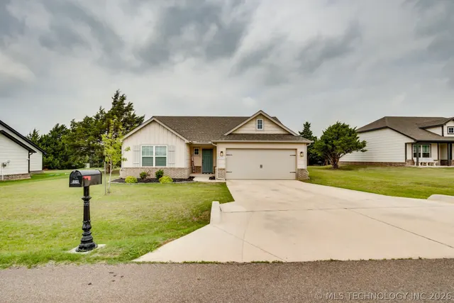 Photo 2 — 3321 Oak Ridge, Guthrie, OK 73044