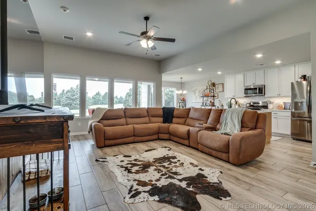 Photo 5 — 3321 Oak Ridge, Guthrie, OK 73044