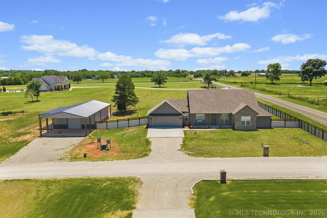 Photo 2 — 25016 Doe Creek Trail, Purcell, OK 73080