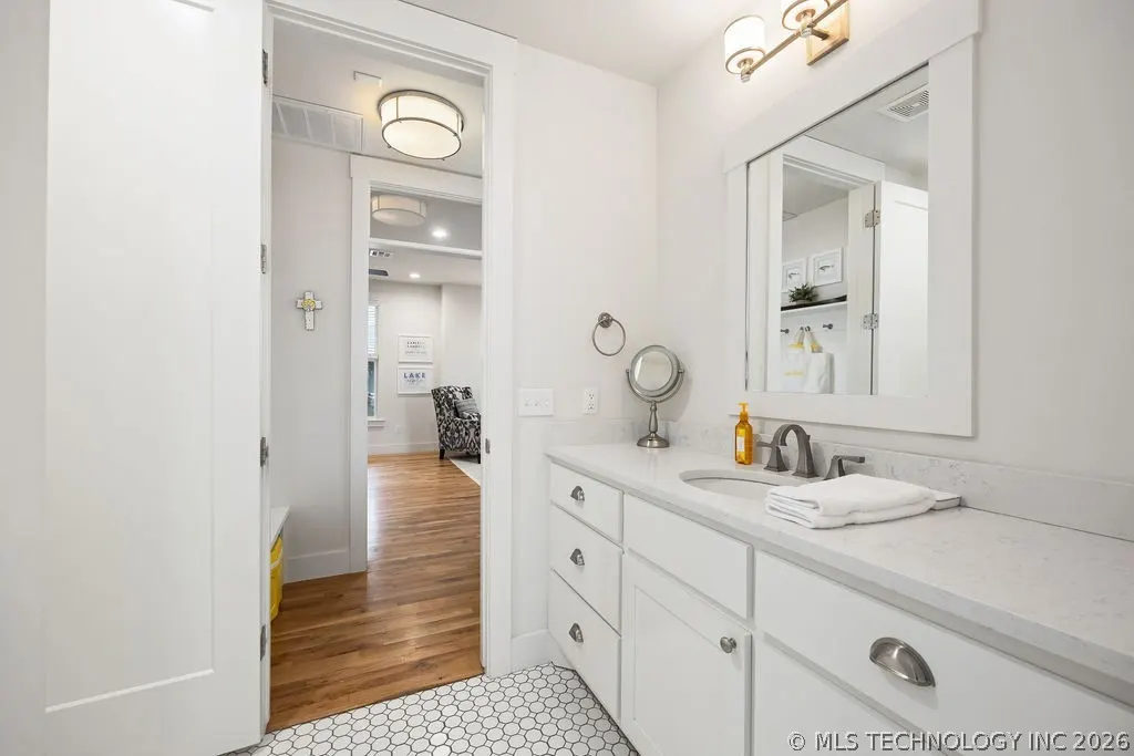 Photo 21 — 43 Center Lane S, Carlton Landing, OK 74432