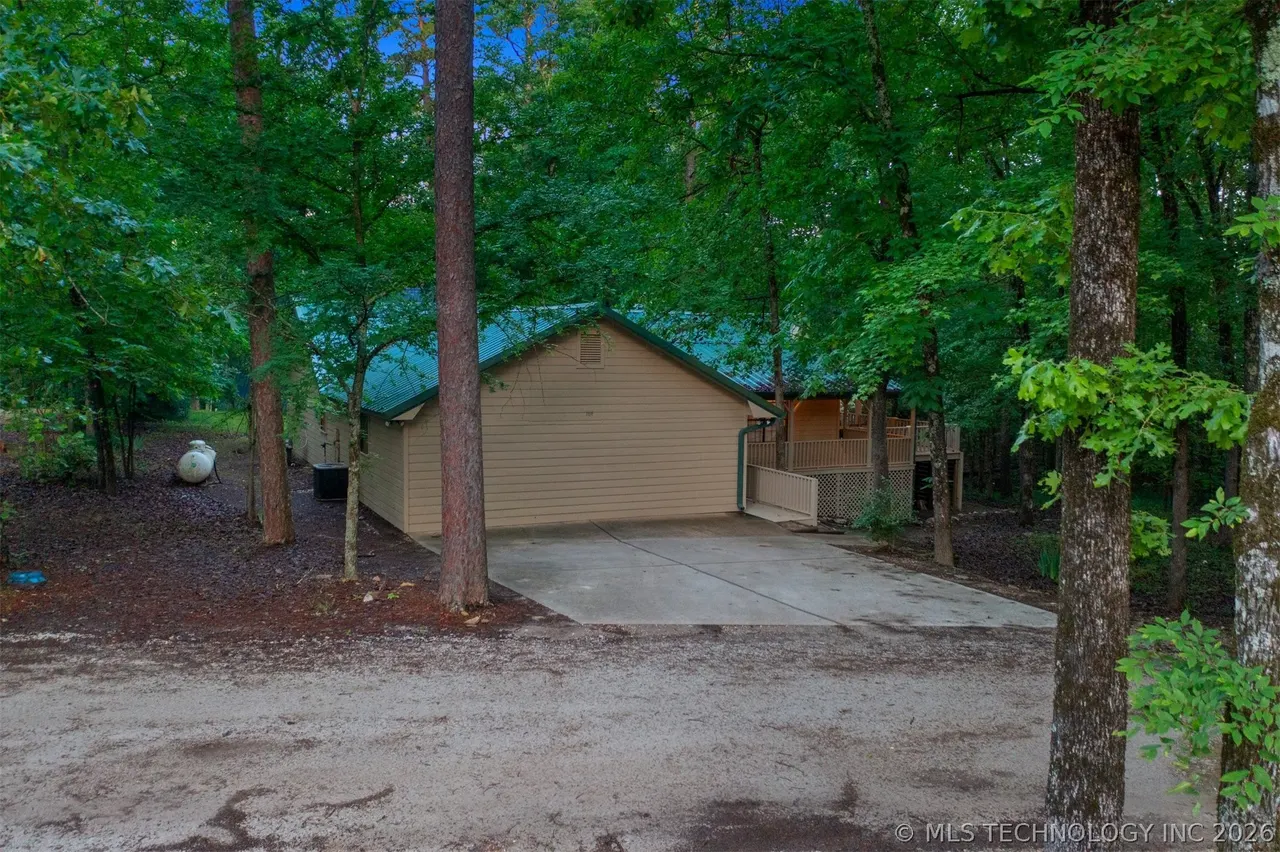 Photo 5 — 184 Cedar Creek Circle, Broken Bow, OK 74728