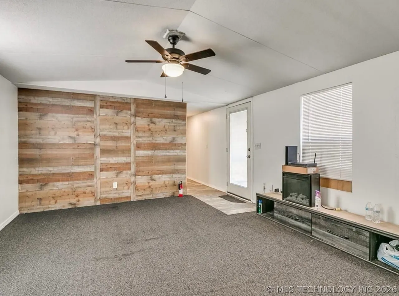 Photo 7 — 19700 Mooseville Drive, Noble, OK 73068