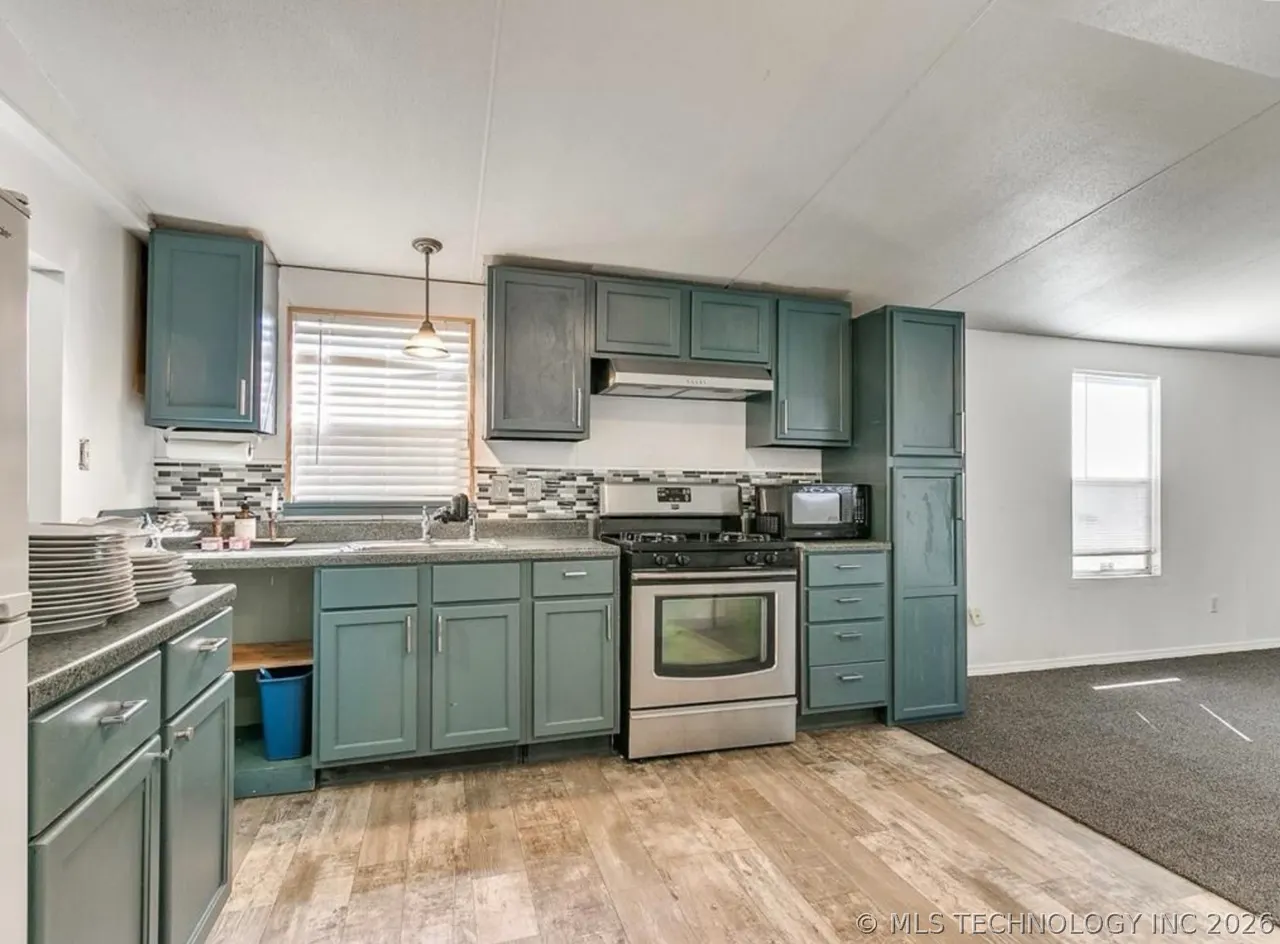 Photo 11 — 19700 Mooseville Drive, Noble, OK 73068