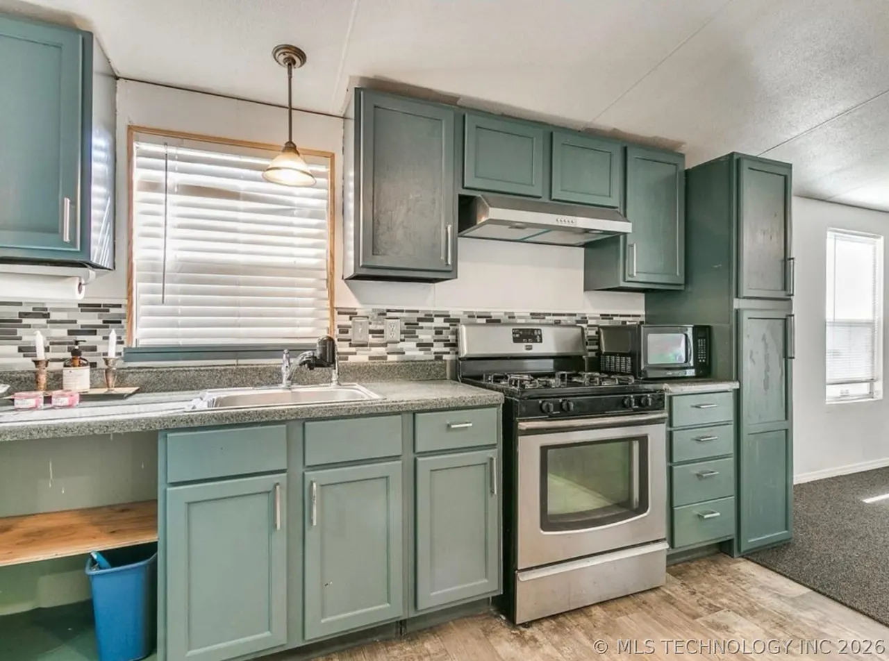 Photo 12 — 19700 Mooseville Drive, Noble, OK 73068
