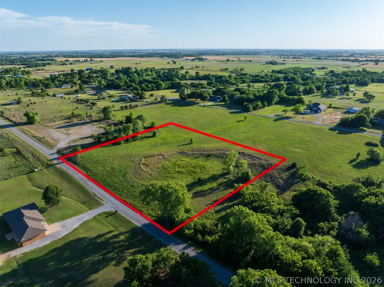 Front exterior — 4 W County Road, Tuttle, OK 73089