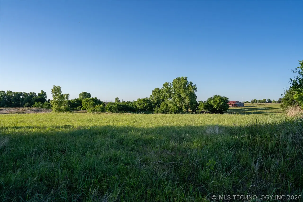 Photo 2 — 4 W County Road, Tuttle, OK 73089