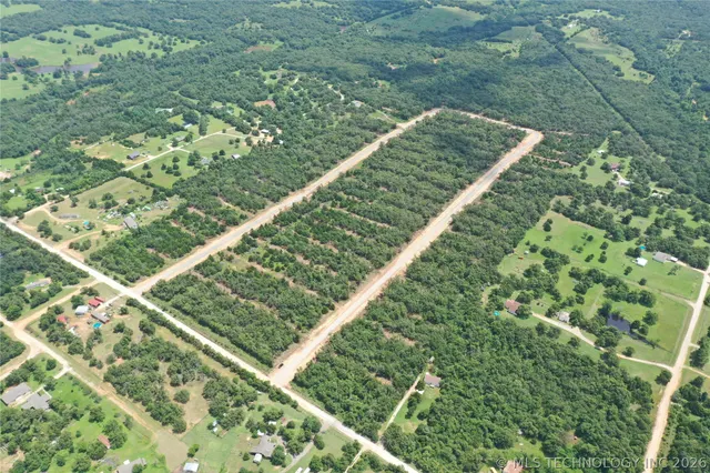 Photo 2 — 41 S Westminster Road, Guthrie, OK 73044